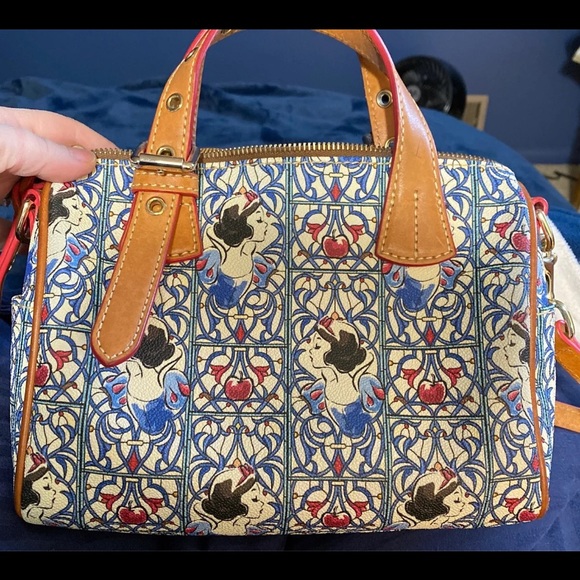 Dooney and Bourke Disney Snow White purse - Picture 5 of 10